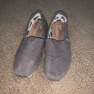 Toms flats/loafers size 6.5